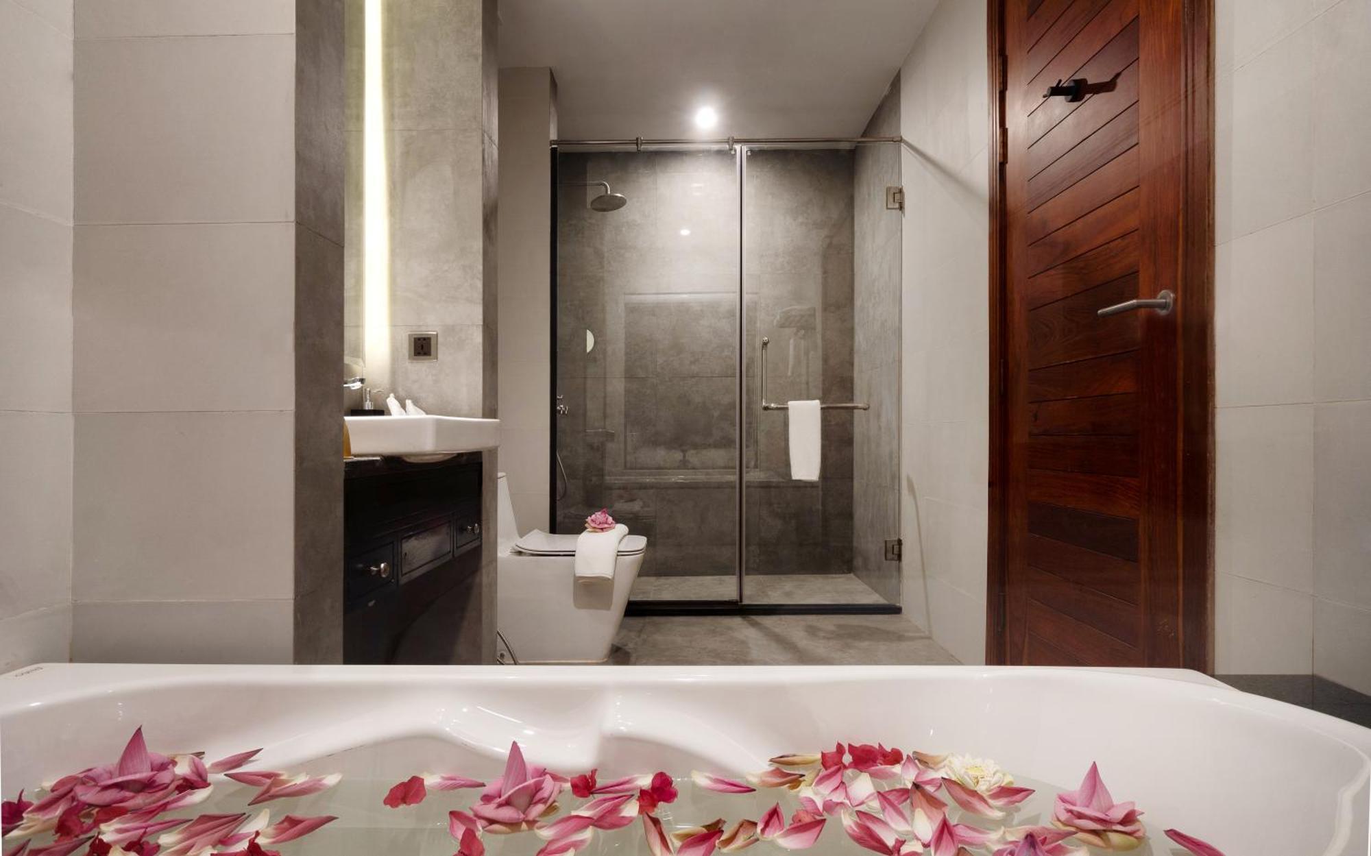 Koulen Central Hotel Siem Reap Exteriör bild