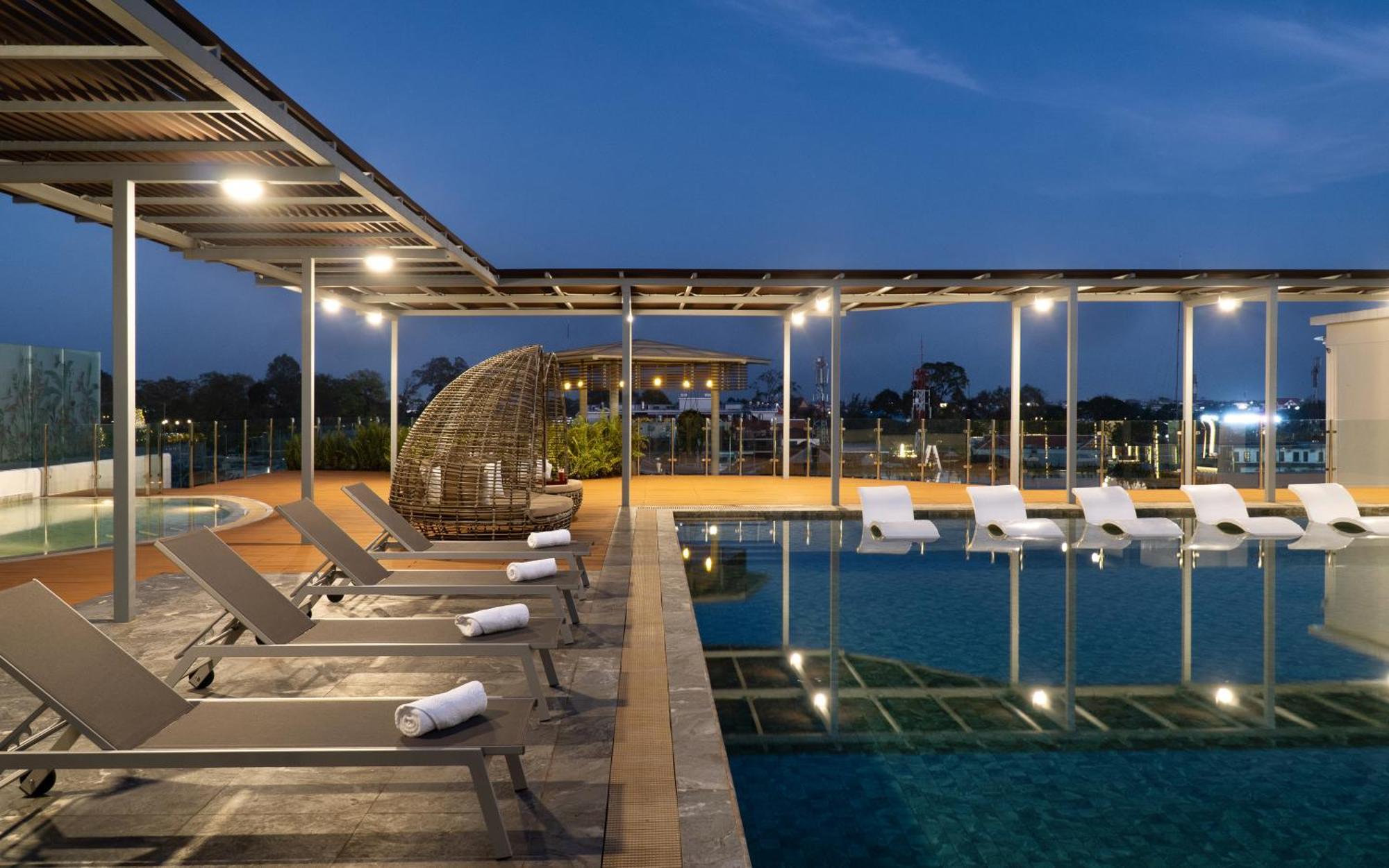 Koulen Central Hotel Siem Reap Exteriör bild